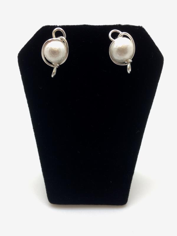 White Cotton Silver Wire Stud Earrings,305131